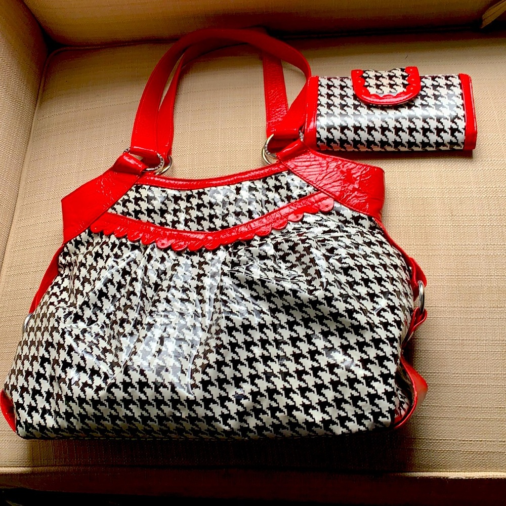 Vera Bradley tote with matching billfold